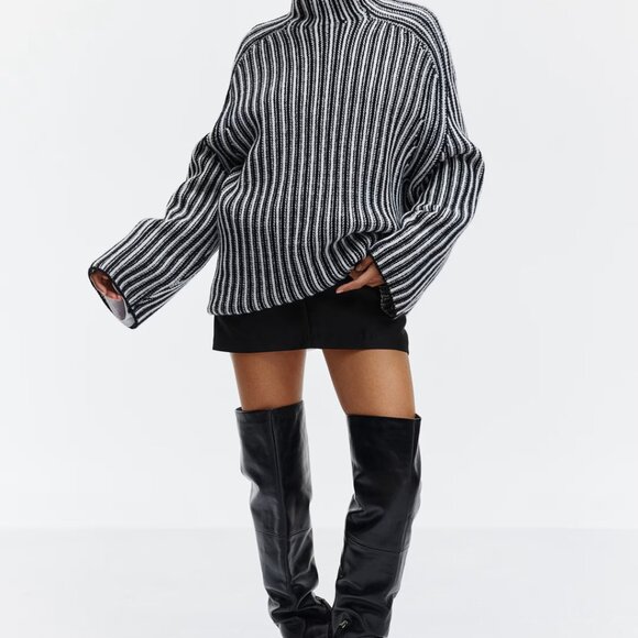 Oversized Mock-Turtleneck 100% Wool Sweater- premium line sz S - Picture 1 of 8